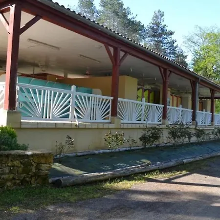 4 Etoiles - Piscine - Ccbecdi Kamp alanı