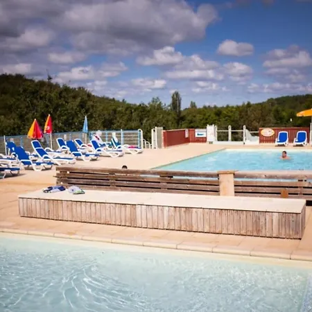 Camping 4 étoiles - Piscine - Ccbecdi Gourdon-en-quercy